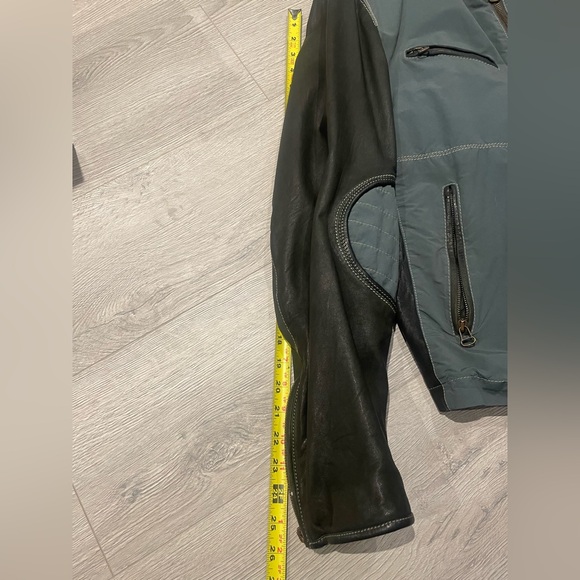 Hugo Boss vintage windbreaker - Picture 13 of 13